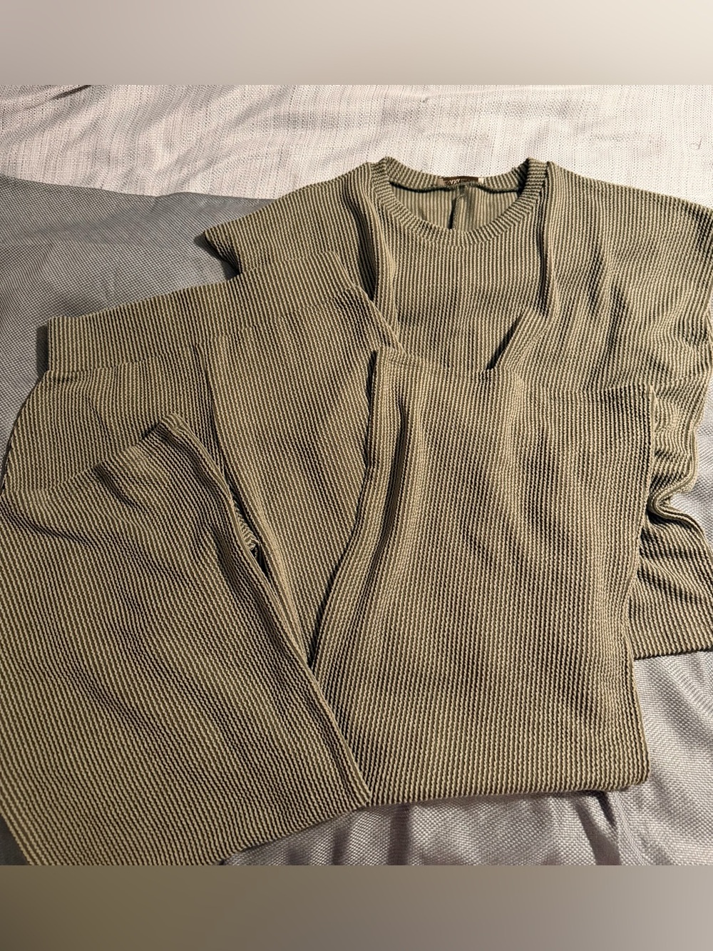 NWOT Zenana ribbed knit pants set in olive green